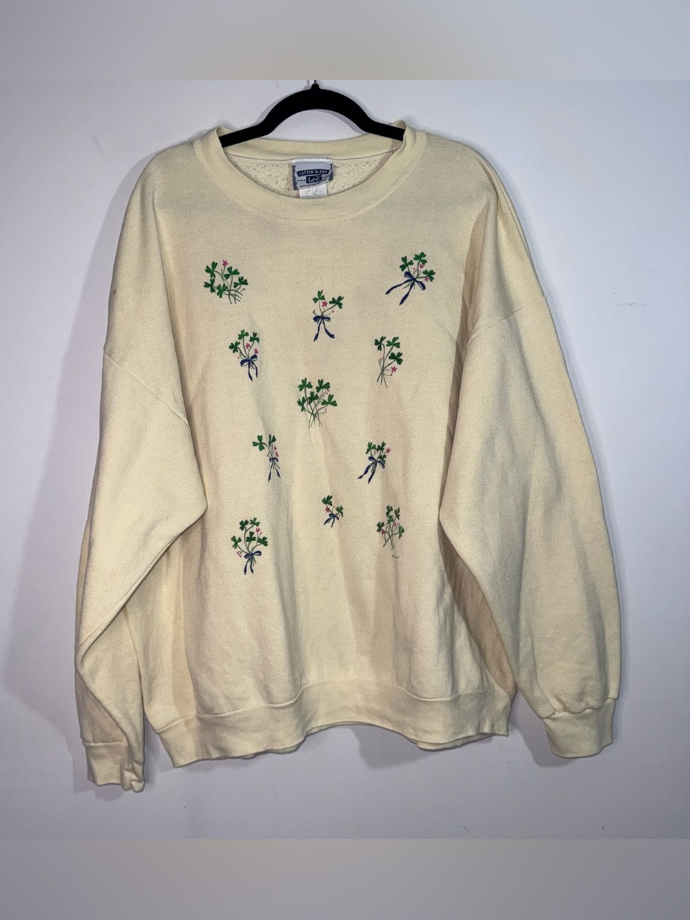Vintage 1999 Lee 2X Pastel Yellow Botanical Shamrock Sweatshirt Floral Crewneck